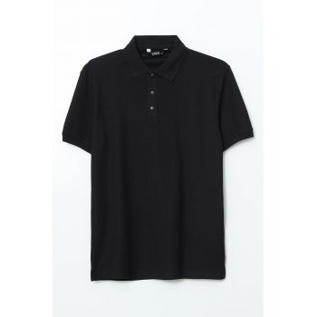 Tricou polo cu fenta cu capse