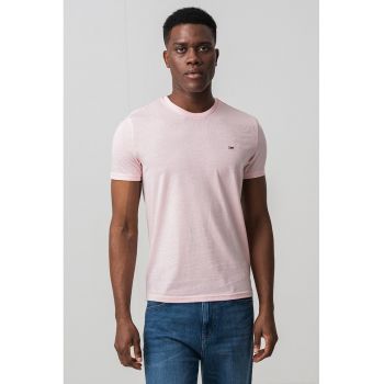 Tricou slim fit cu logo discret