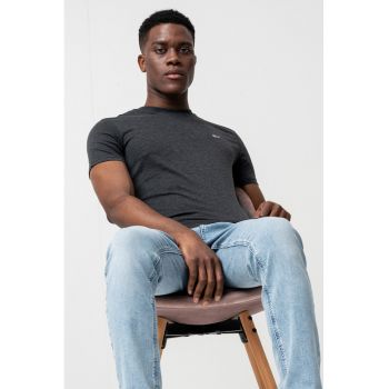 Tricou slim fit cu logo discret