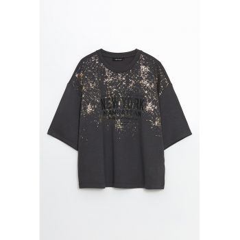 Tricou supradimensionat cu design text