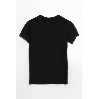 Tricou uni cu decolteu la baza gatului