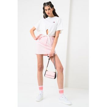 Tricou crop cu decolteu la baza gatului