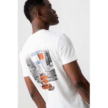 Tricou de bumbac cu imprimeu si decolteu la baza gatului