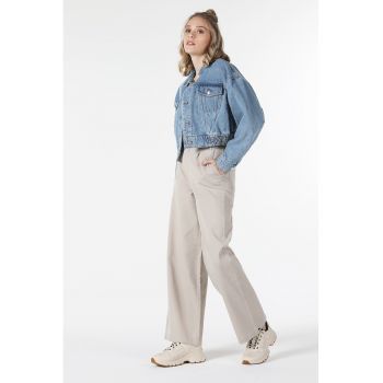 Pantaloni ampli cu talie medie