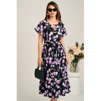 Rochie midi neagra din viscoza in clos cu imprimeu mov si cordon in talie