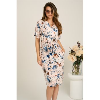 Rochie midi roz din viscoza cu flori bleumarin si nasturi la bust