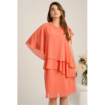 Rochie midi roz somon din voal cu capa si croi drept ieftina