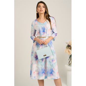 Rochie midi turcoaz in clos din stofa cu flori bleu si curea in talie
