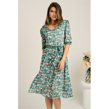 Rochie midi verde din voal in clos cu flori roz piersica si cordon in talie ieftina