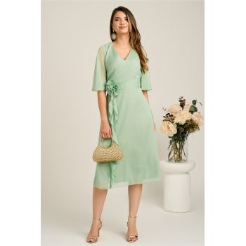 Rochie midi verde mint din voal in clos cu insertii din fir lurex si floare in talie-Viada ieftina