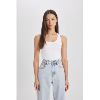 Top cu decolteu adanc