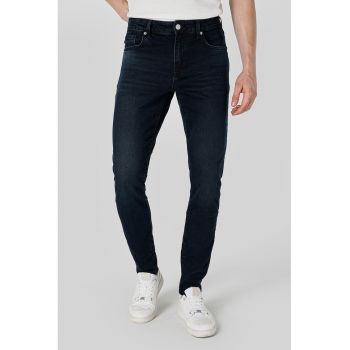 Blugi slim fit cu talie medie