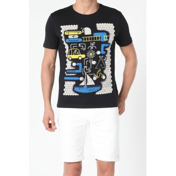 Tricou cu decolteu la baza gatului si imprimeu