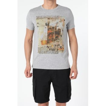Tricou cu decolteu la baza gatului si imprimeu