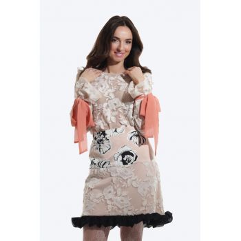 Bluza de dantela cu funde laterale