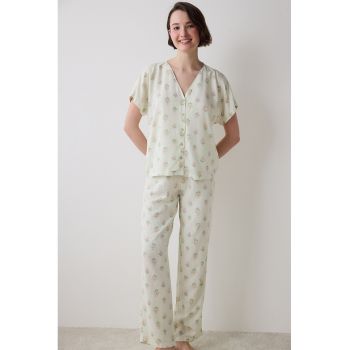 Pijama cu imprimeu floral si maneci scurte