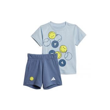 Set de pantaloni scurti si tricou cu imprimeu