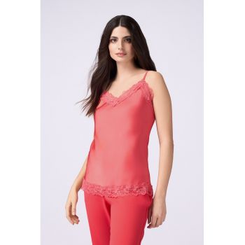Top cu aspect de satin si insertii din dantela