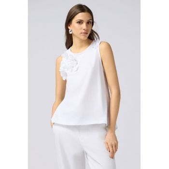 Top de bumbac cu aplicatii florale