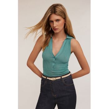 Top slim fit cu detalii stralucitoare