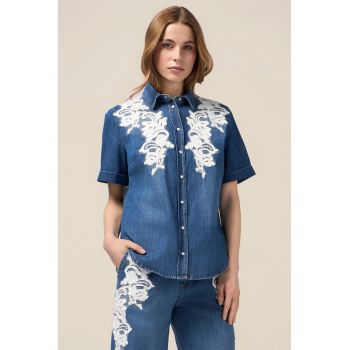 Camasa din denim cu aplicatie din dantela