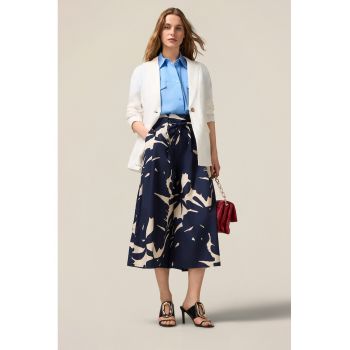 Pantaloni 3/4 cu croiala ampla si model