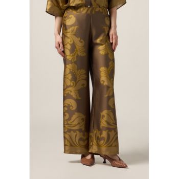 Pantaloni cu croiala ampla si imprimeu floral