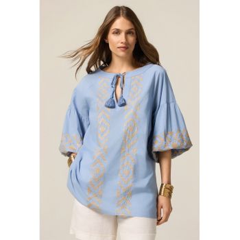 Bluza cu maneci medii si broderie