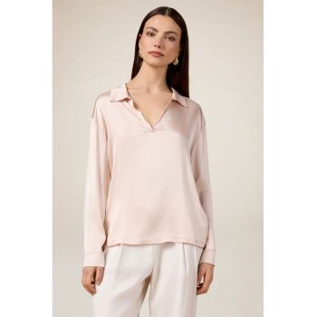 Bluza satinata cu decolteu in V si guler ascutit