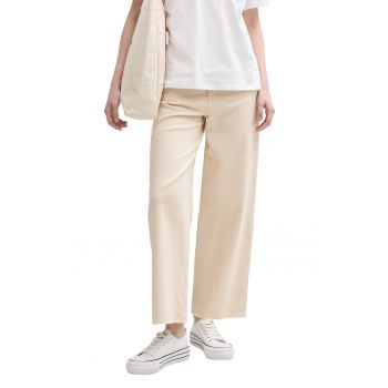 Pantaloni crop cu croiala ampla