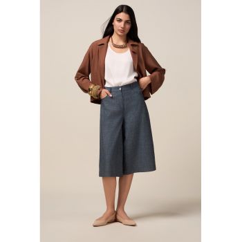 Pantaloni crop cu croiala ampla