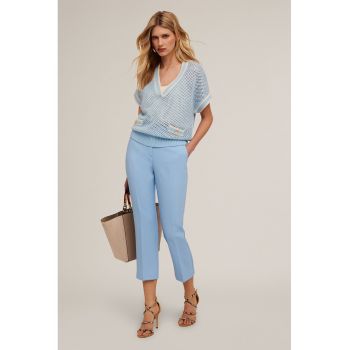 - Pantaloni crop cu talie medie
