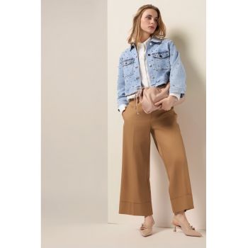 Pantaloni cu croiala ampla si talie inalta