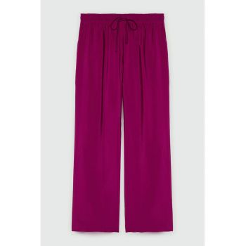 Pantaloni din satin mat cu croiala ampla