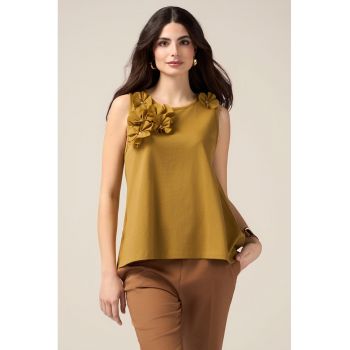Top de bumbac cu aplicatii florale