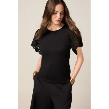 Tricou cu maneci de dantela