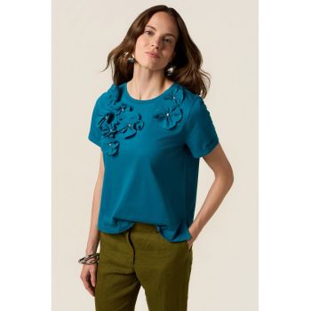 Tricou de bumbac cu aplicatii florale