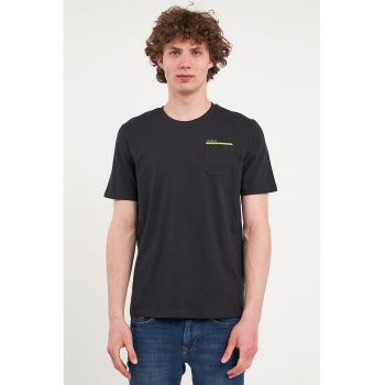 Tricou din bumbac cu decolteu la baza gatului