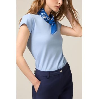 Tricou elastic cu model uni