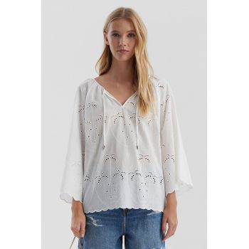 Bluza lejera cu terminatii valurite