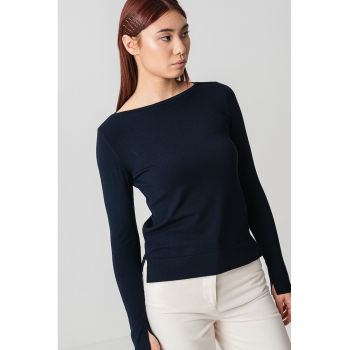 Bluza slim fit cu decolteu barcuta