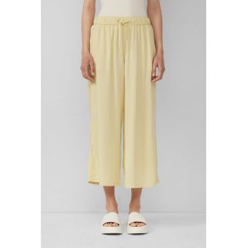 Pantaloni crop cu croiala ampla
