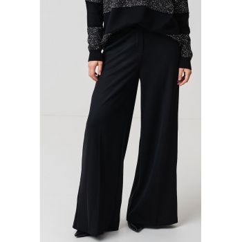 Pantaloni cu croiala ampla Ippica
