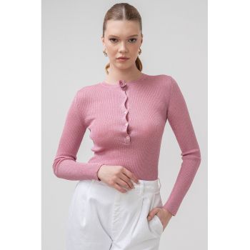 Pulover slim fit cu striatii si fenta cu nasturi Lazise