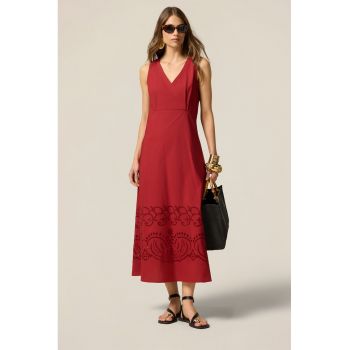 Rochie maxi cu decolteu in V si broderie