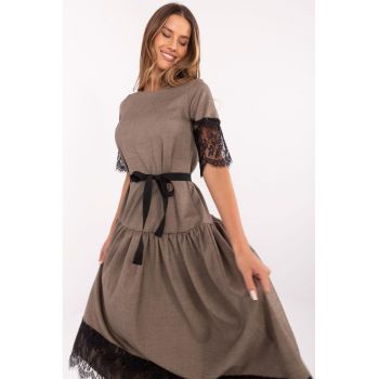 Rochie midi evazata cu insertii de dantela