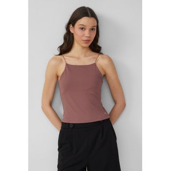 Top crop cu decolteu patrat