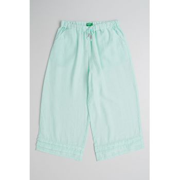 Pantaloni cu croiala ampla si snur