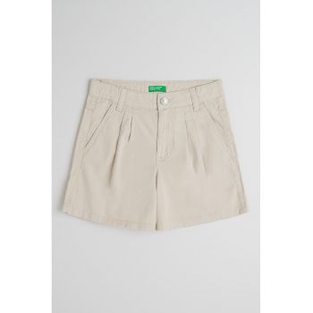 Pantaloni scurti cu pliuri