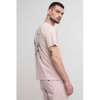 Tricou cu decolteu la baza gatului si imprimeu